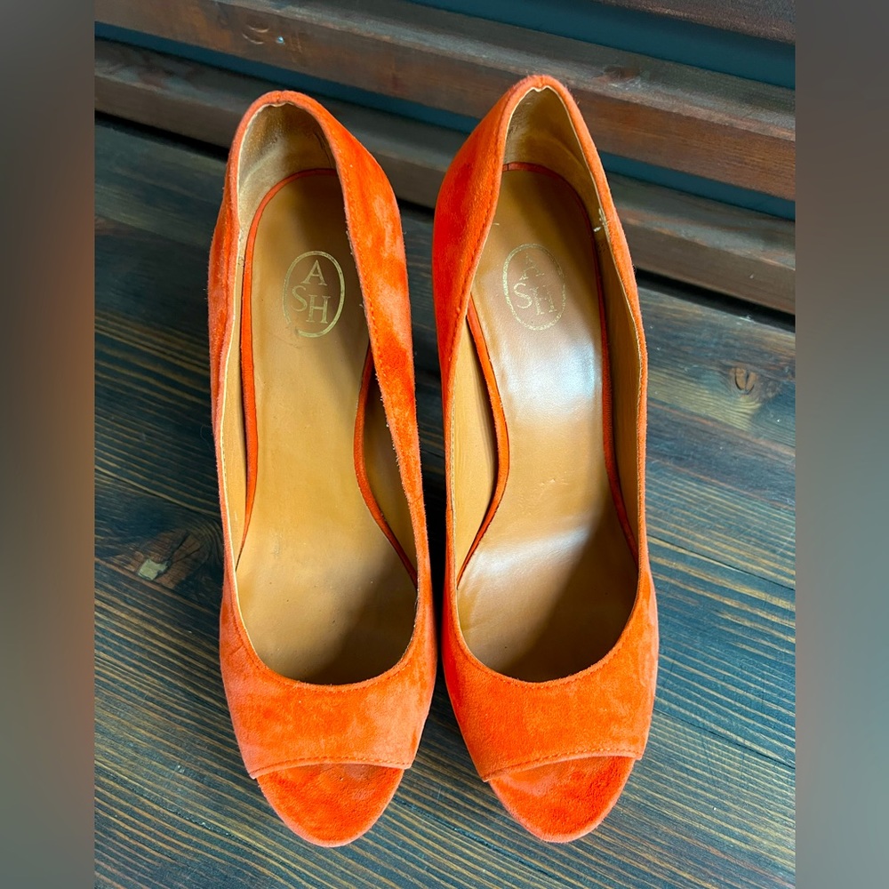 Fab Peep Toes Orange Suede Platforms, size 42